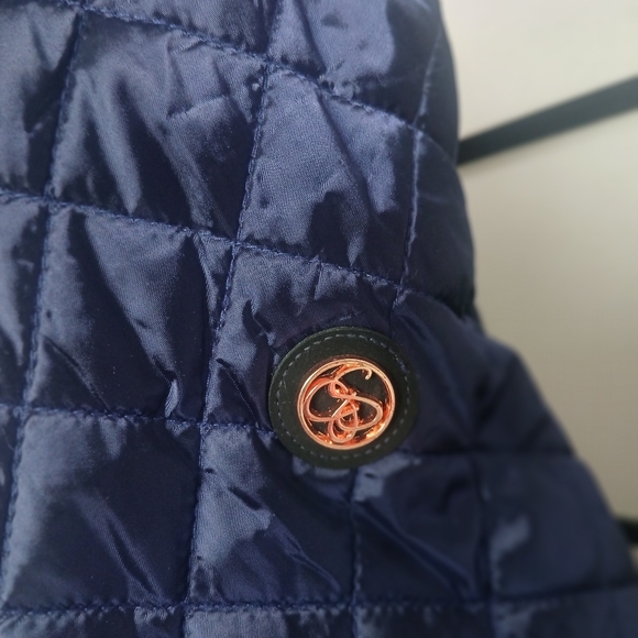 Navy Quilted Women's Jacket With Rose Gold Hardware - Picture 3 of 13